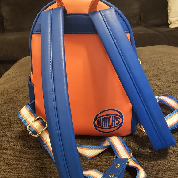 Loungefly Knicks Mini Backpack - Picture 4 of 4